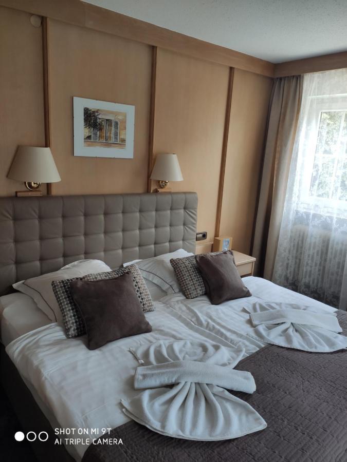 Hotel-Restaurant Zum Hirschhaus Inklusiv Chiemgaukarte Руполдинг Екстериор снимка